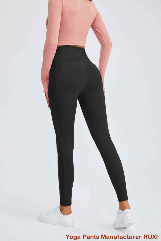 တောက်ပသော gym leggings