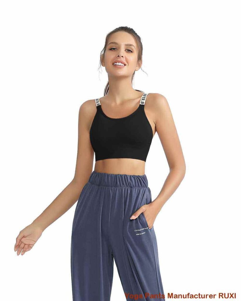 ဘောင်းဘီတိုကို ခေါက်ပါ။