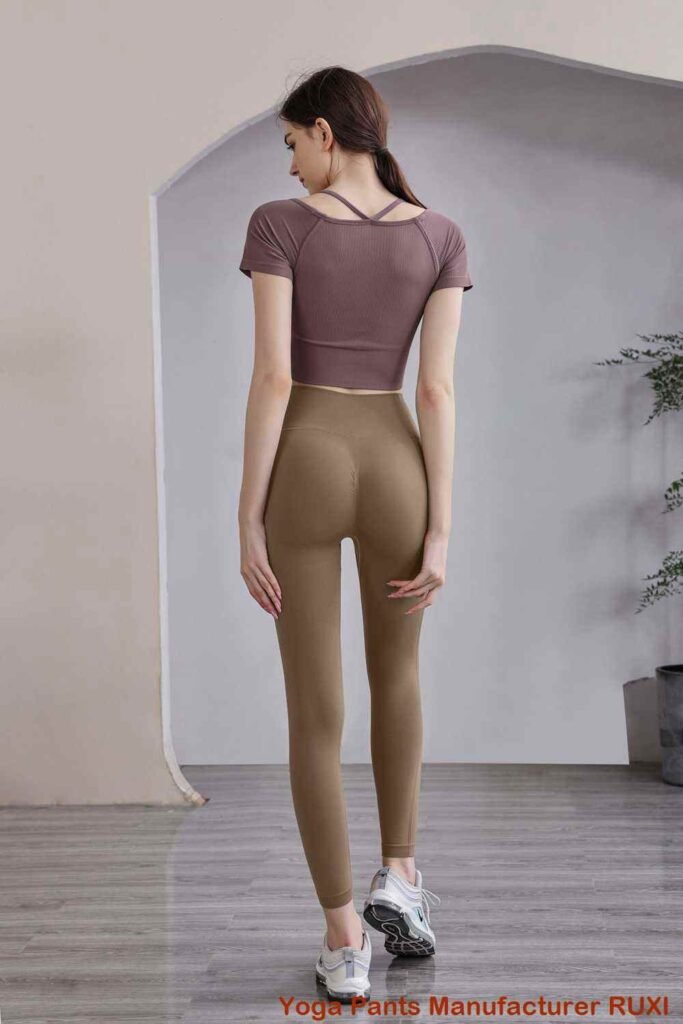 ယောဂအင်္ကျီအဖြူ