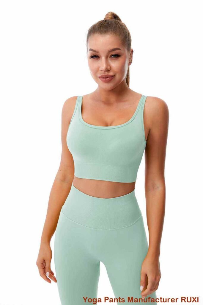 အပြေးဘောင်းဘီ အနက်ရောင်